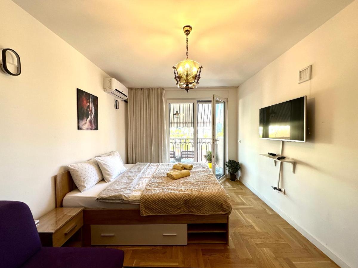 Yellowhouse Priştine Dış mekan fotoğraf