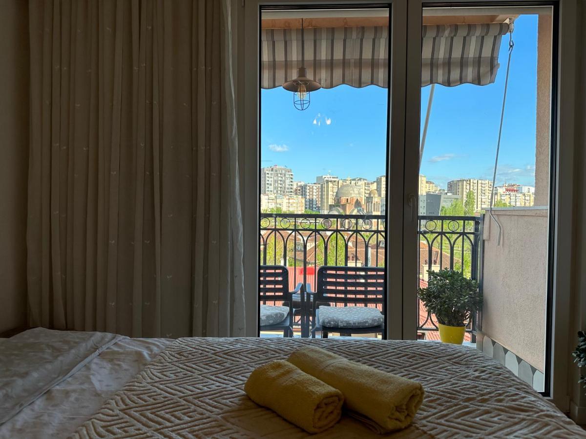 Yellowhouse Priştine Dış mekan fotoğraf