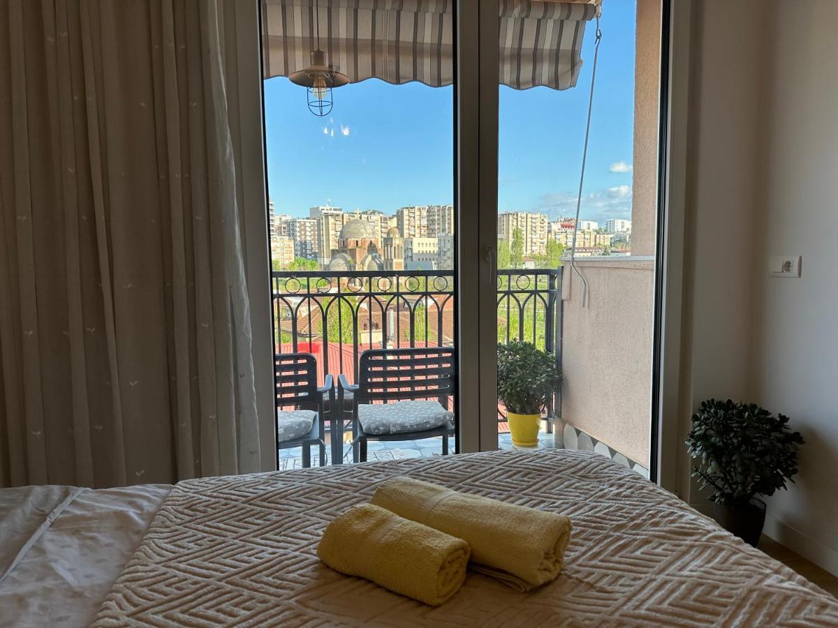 Yellowhouse Priştine Dış mekan fotoğraf